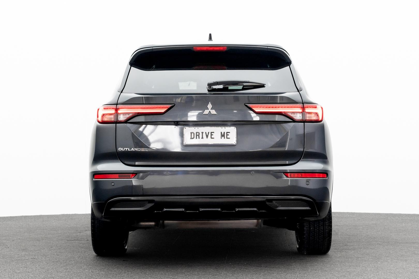 Mitsubishi Outlander image 3