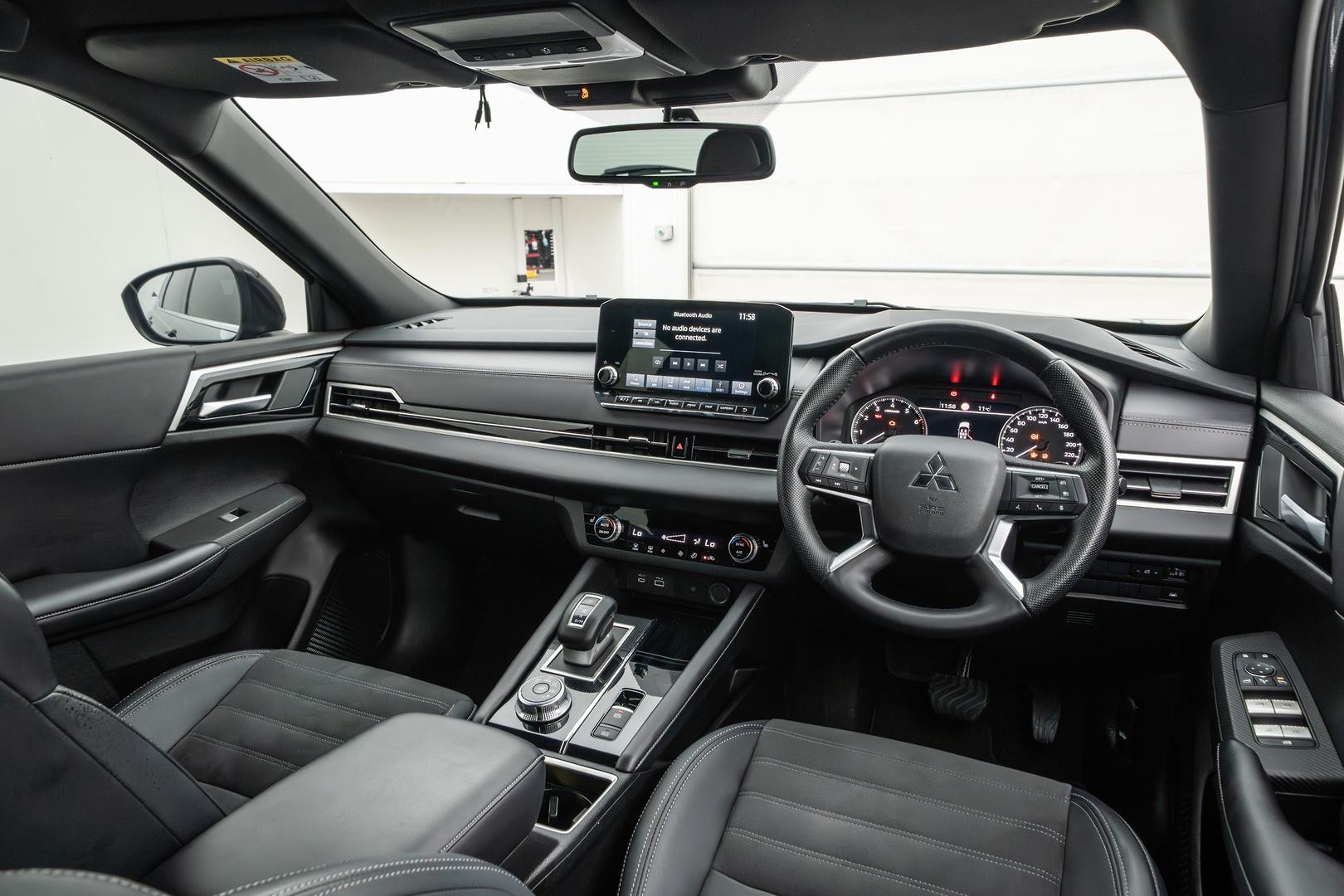 Mitsubishi Outlander image 4