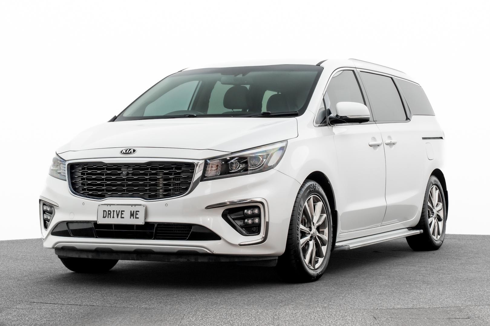 Kia Carnival image 1