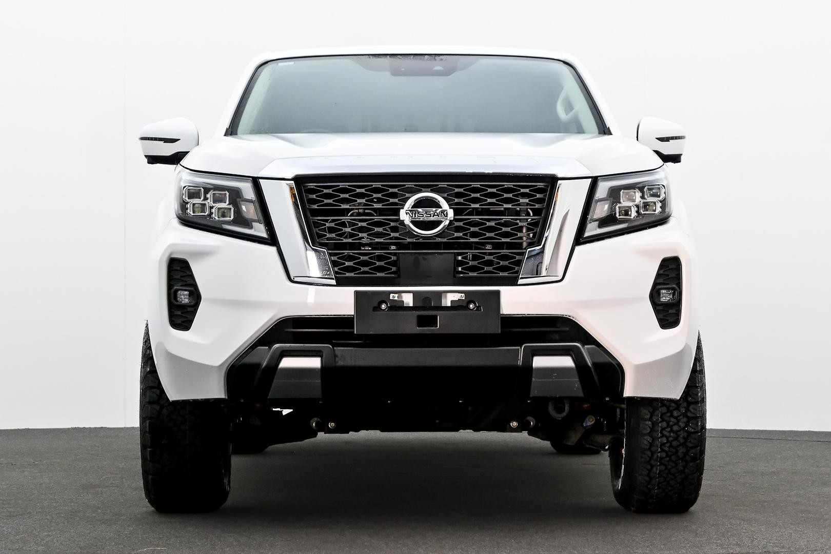 Nissan Navara image 2