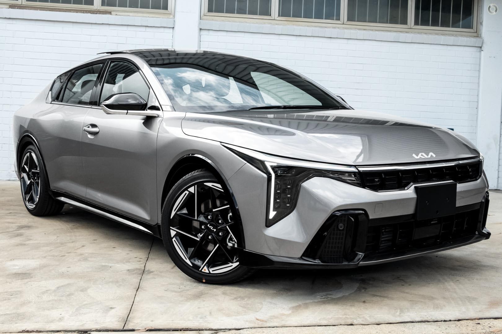 Kia K4 image 1
