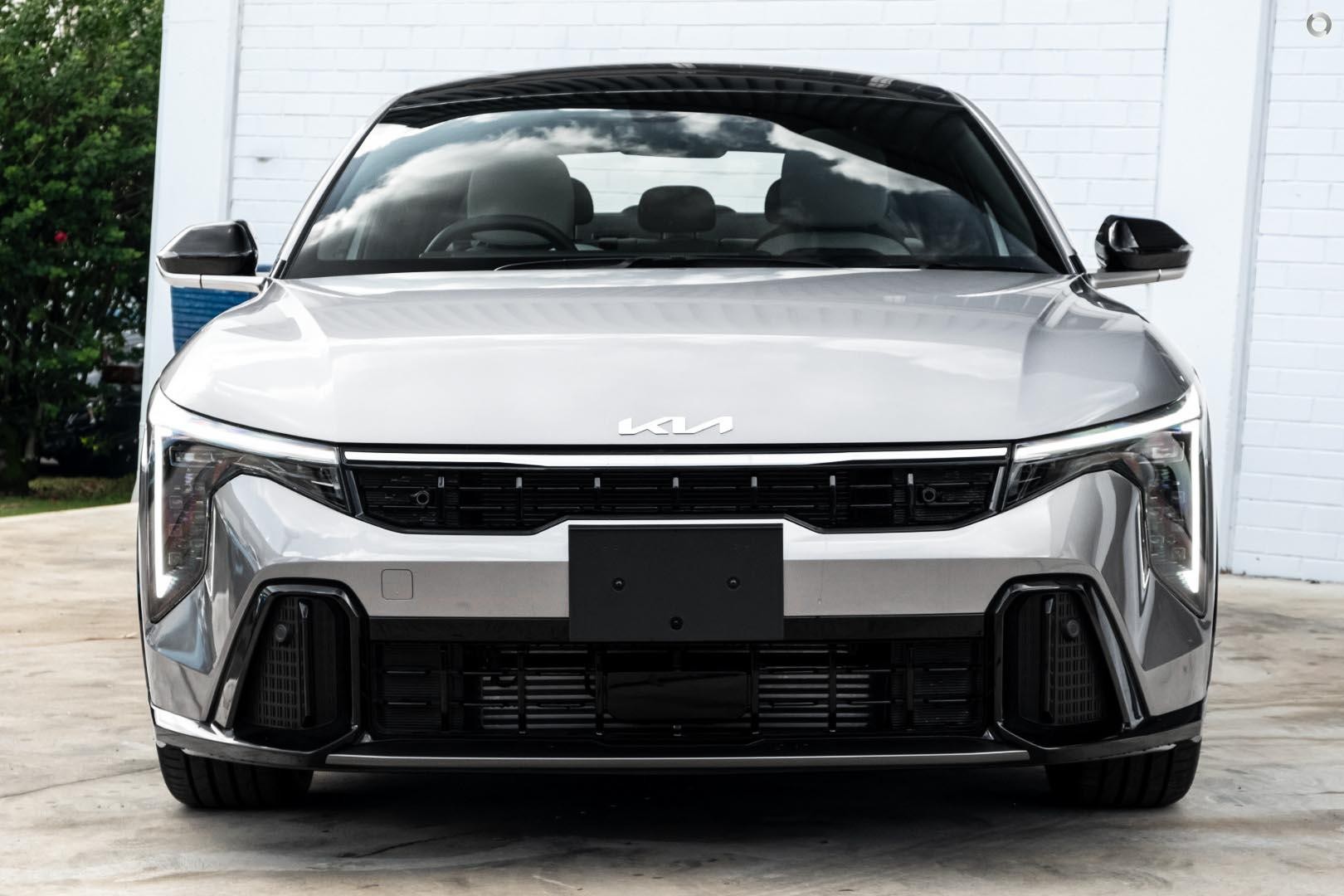 Kia K4 image 2
