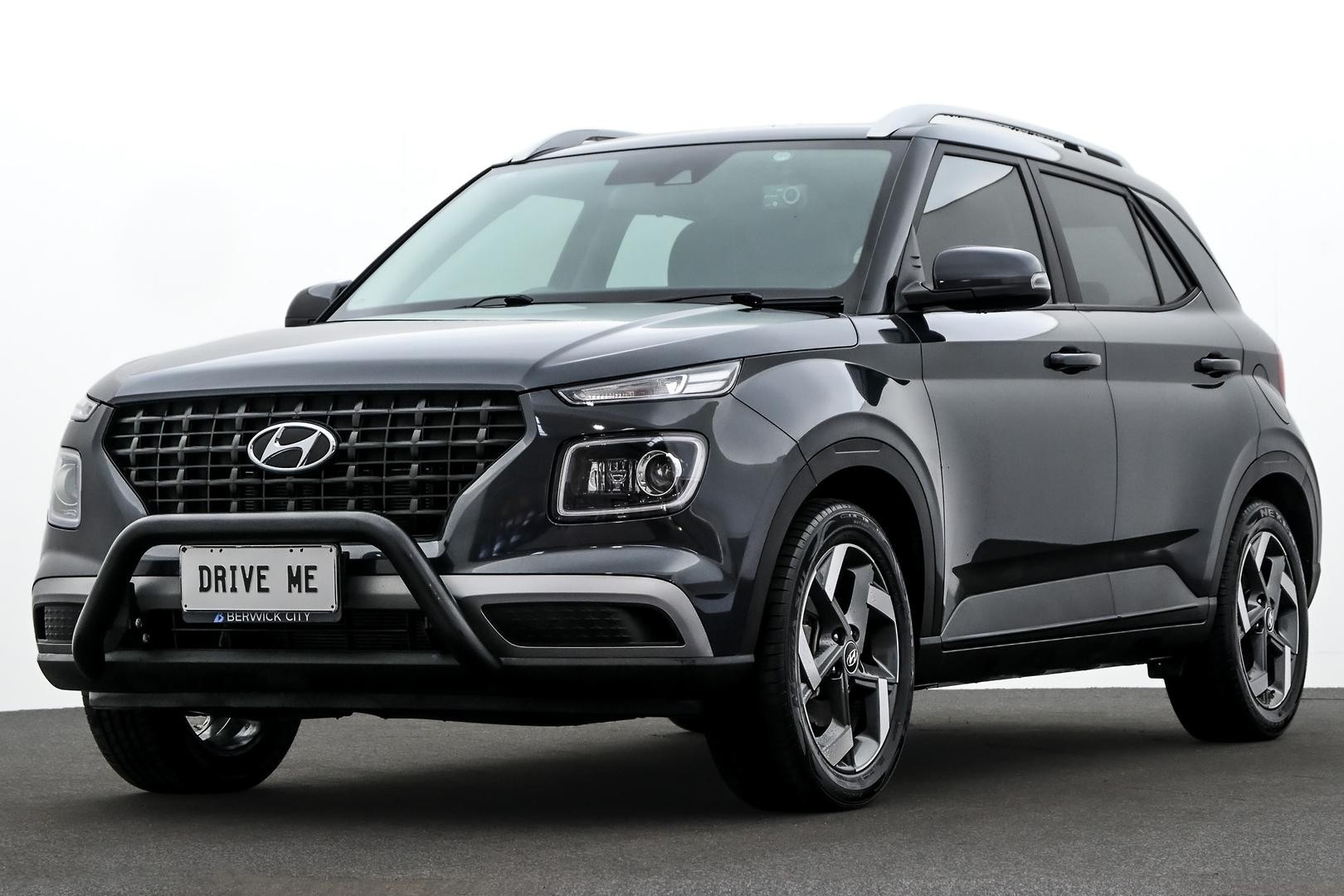 Hyundai Venue image 1