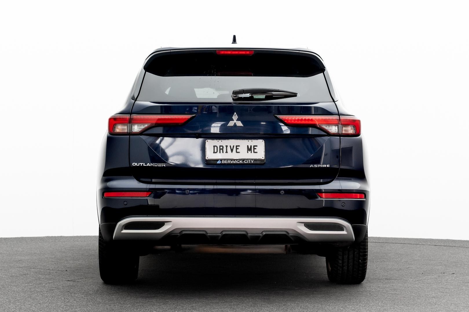 Mitsubishi Outlander image 3