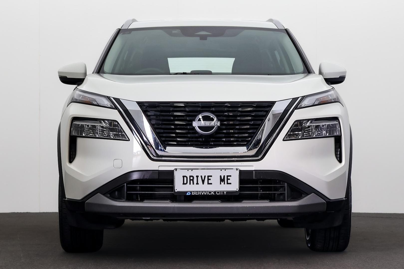 Nissan X-trail image 2