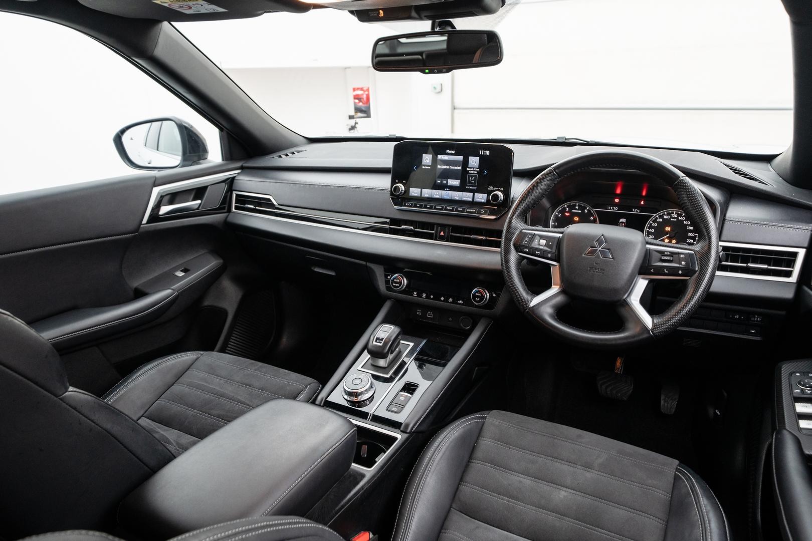 Mitsubishi Outlander image 4