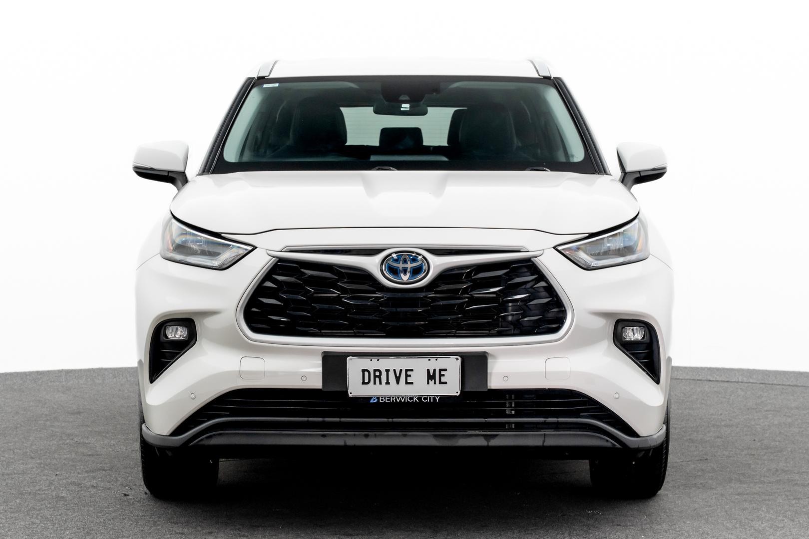 Toyota Kluger image 2