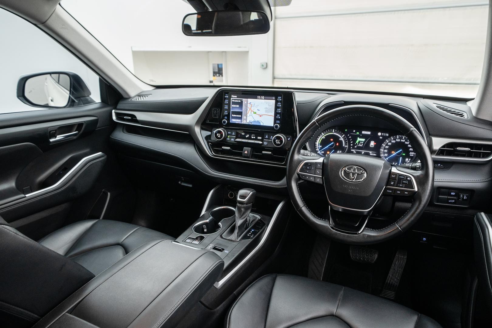Toyota Kluger image 4