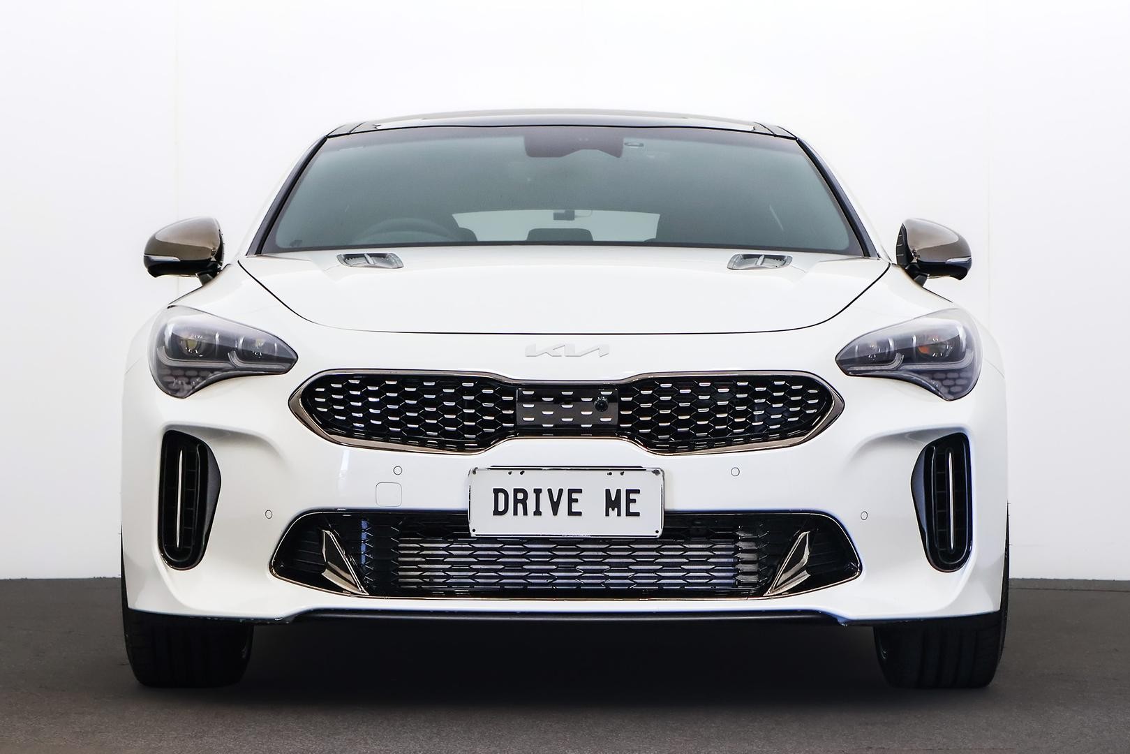 Kia Stinger image 2