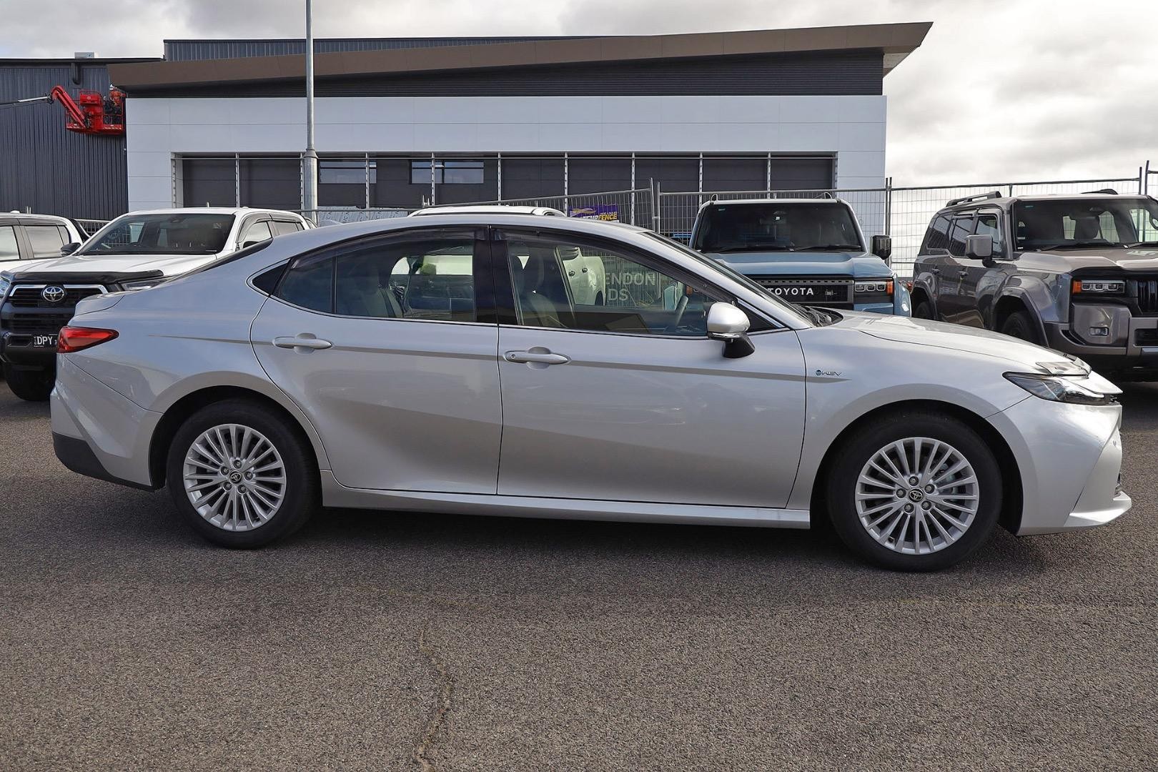 Toyota Camry image 4