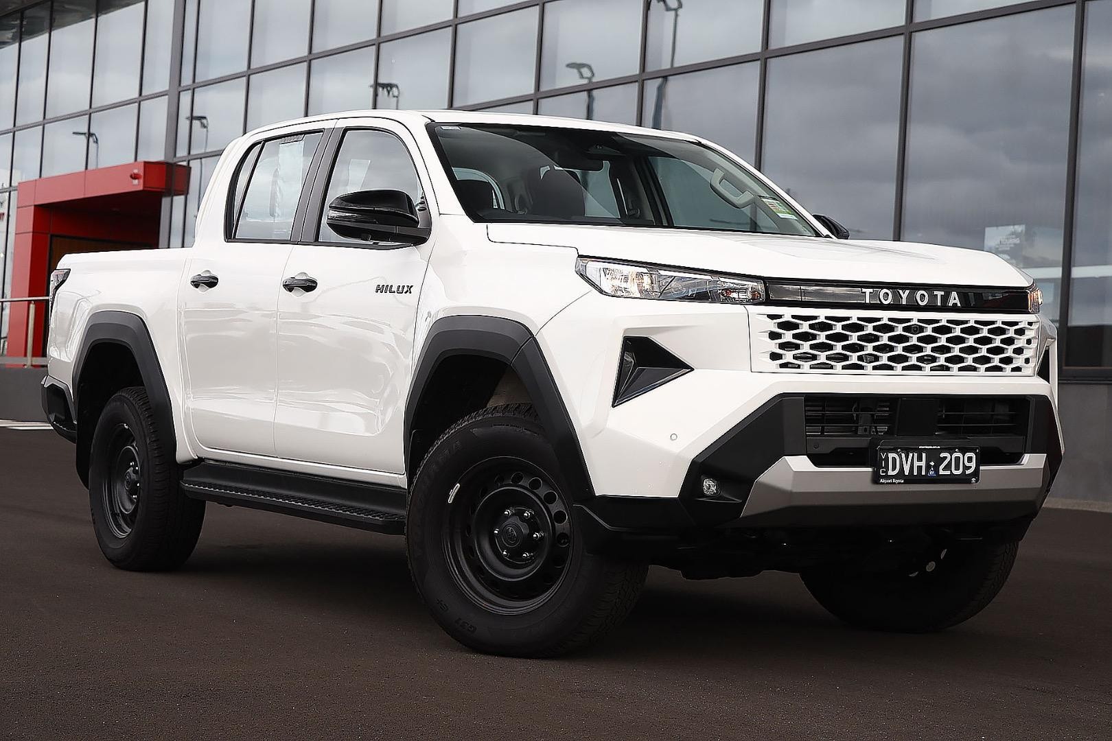 Toyota Hilux image 1