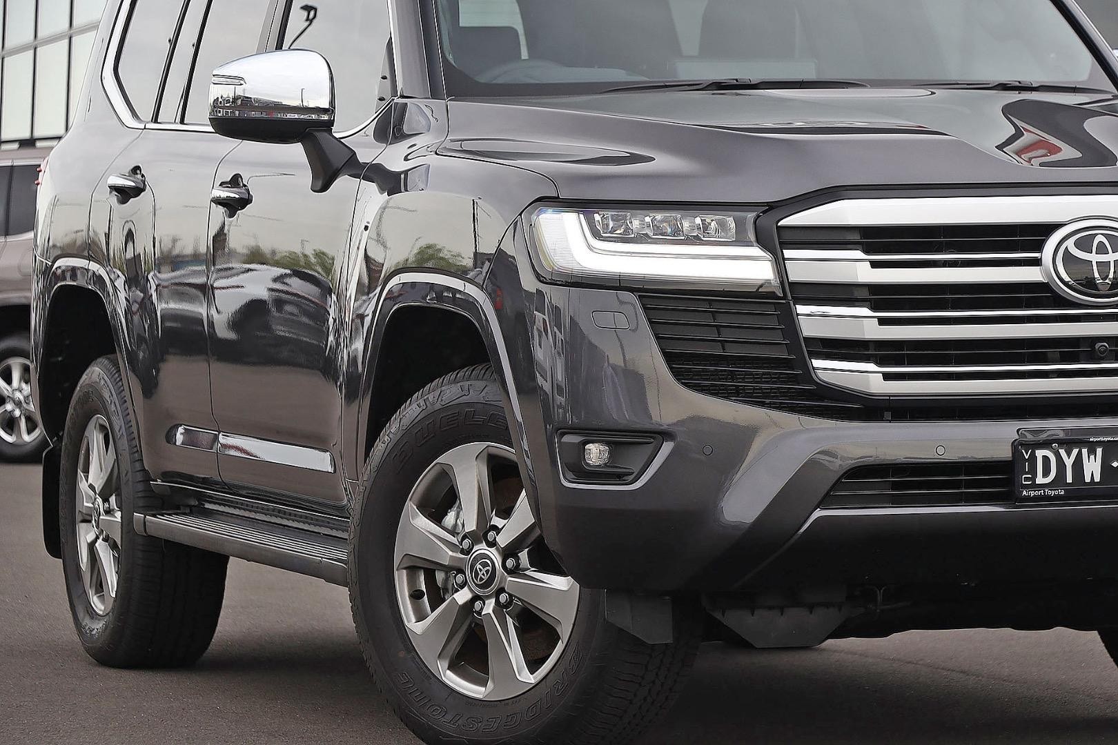 Toyota Landcruiser image 2
