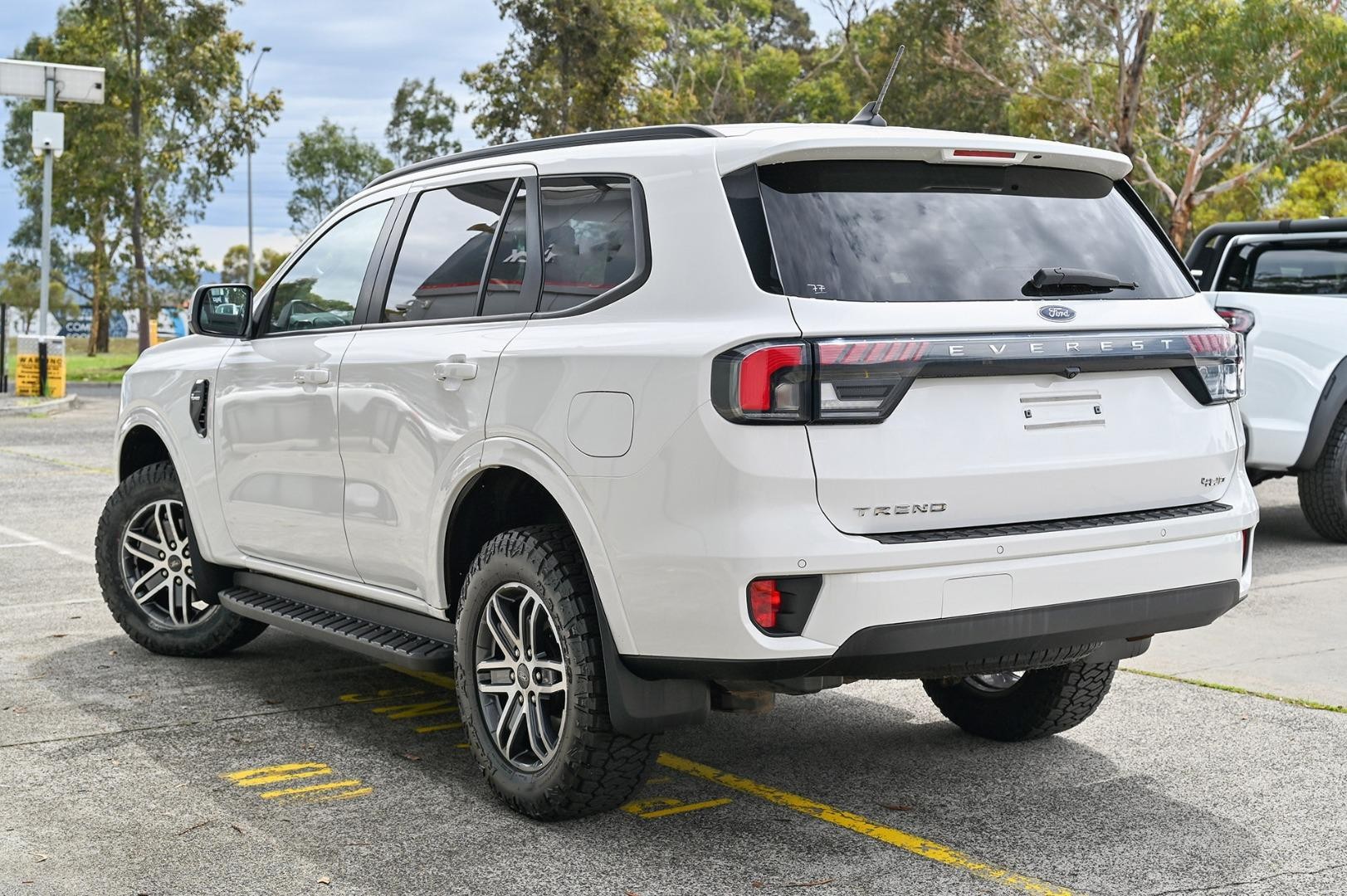 Ford Everest image 3