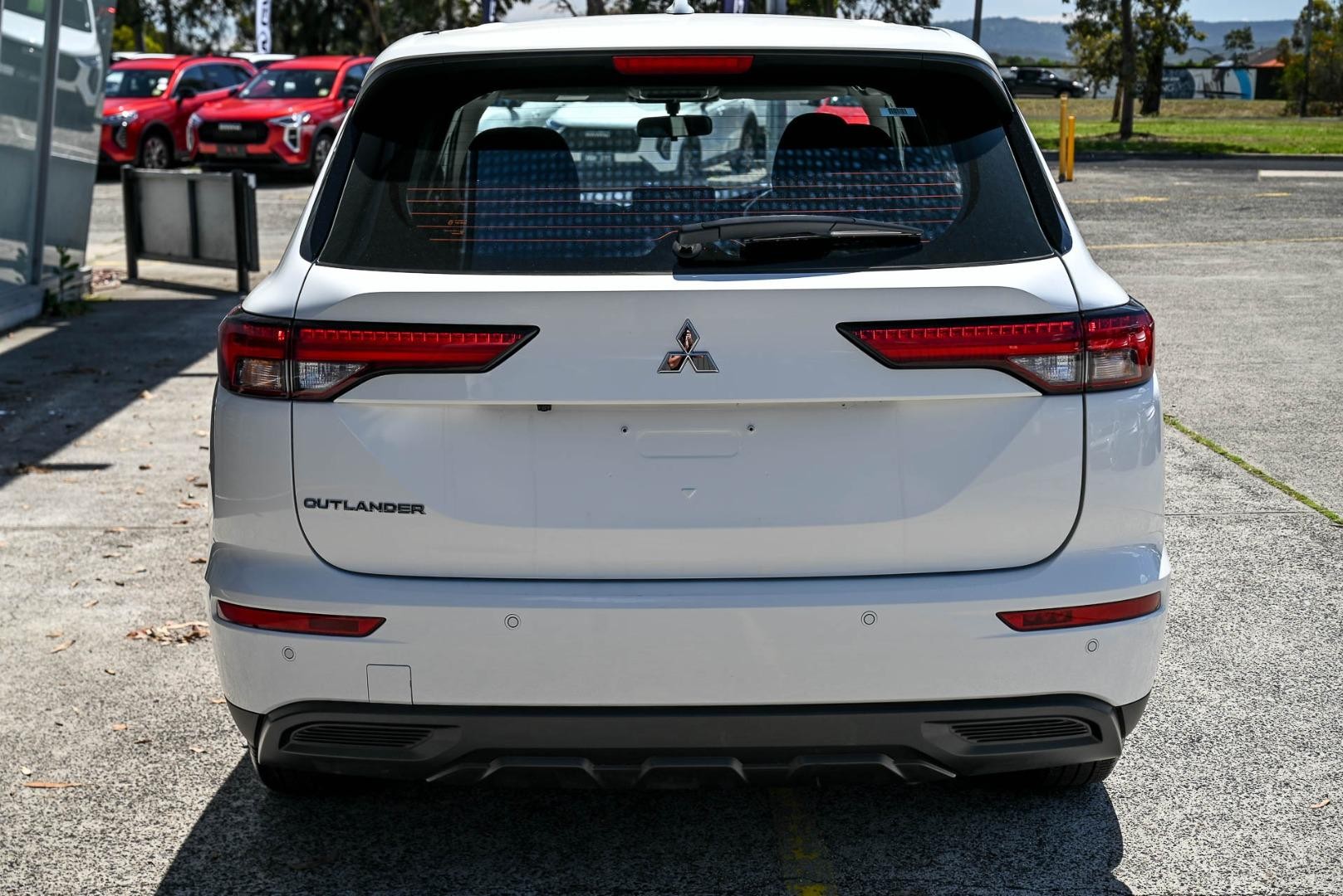 Mitsubishi Outlander image 4