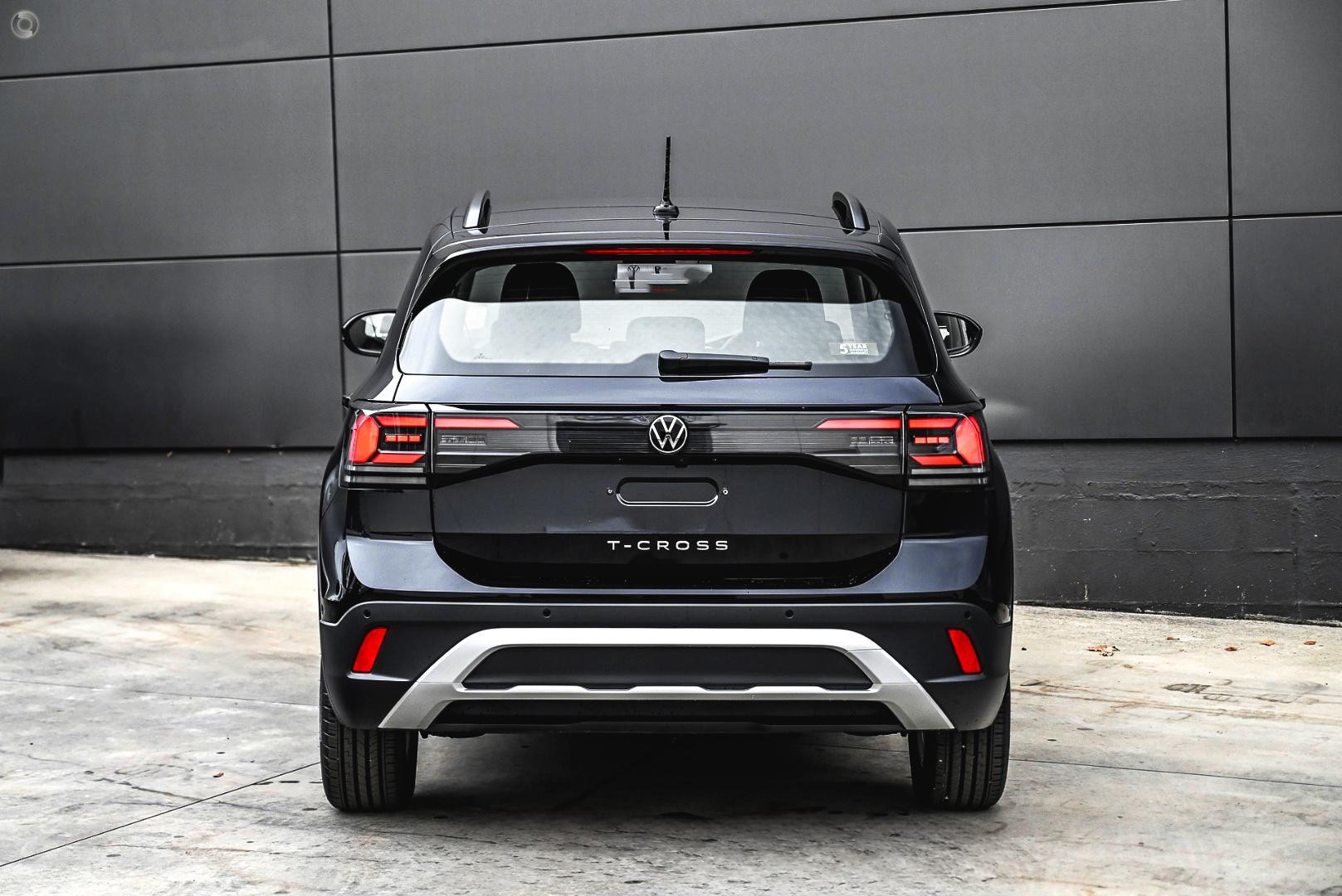 Volkswagen T-cross image 3