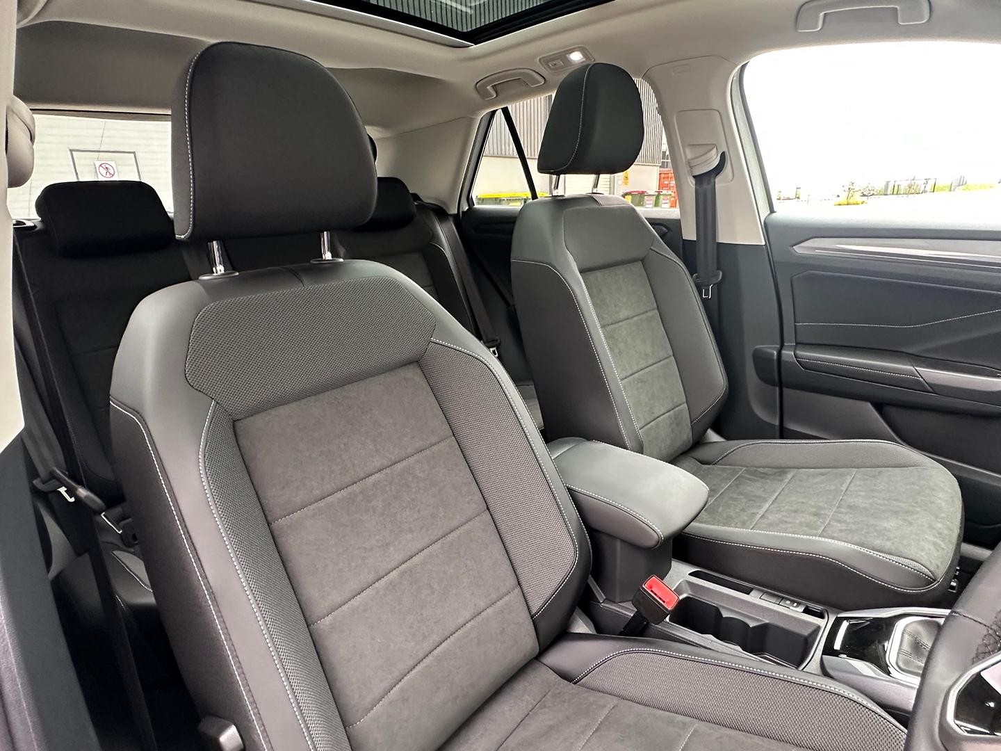 Volkswagen T-roc image 4