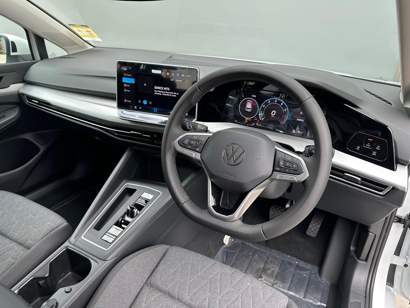 Volkswagen Golf image 4