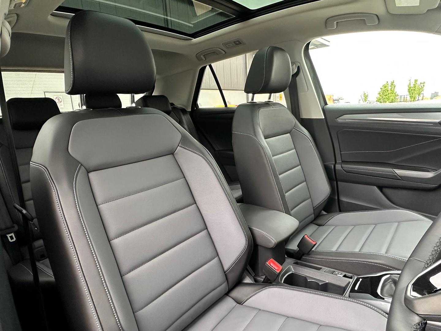 Volkswagen T-roc image 4