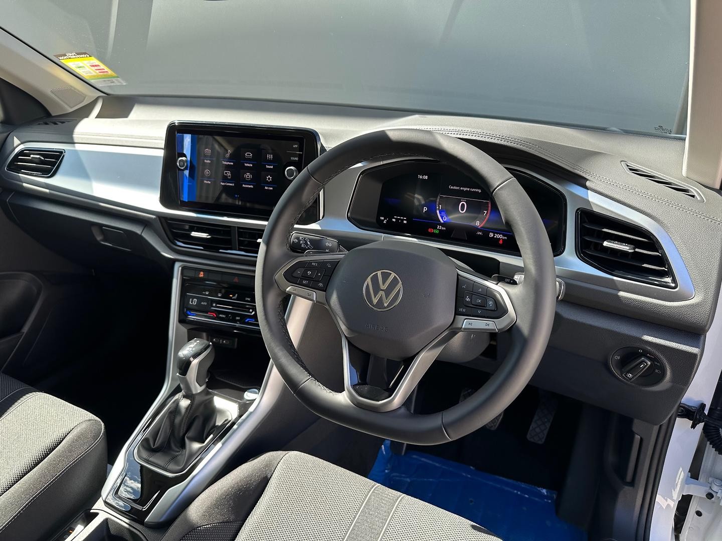 Volkswagen T-roc image 4