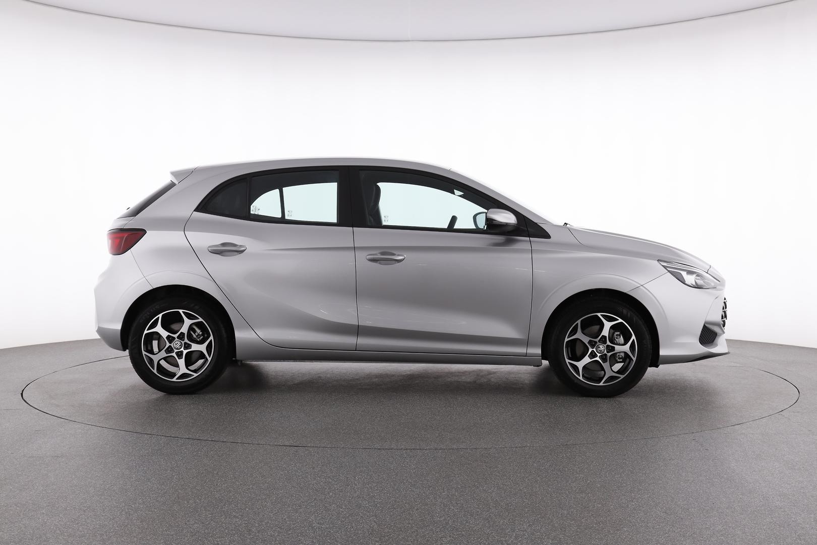 MG Mg3 image 3