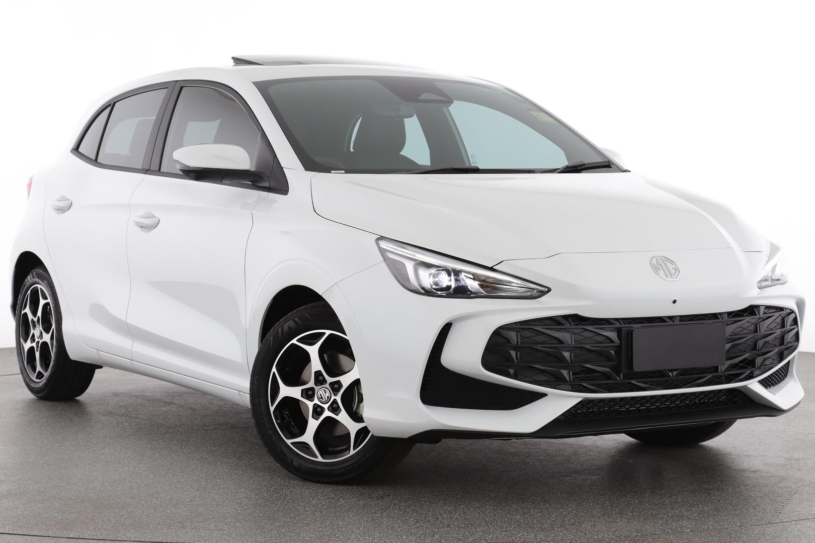 MG Mg3 image 1