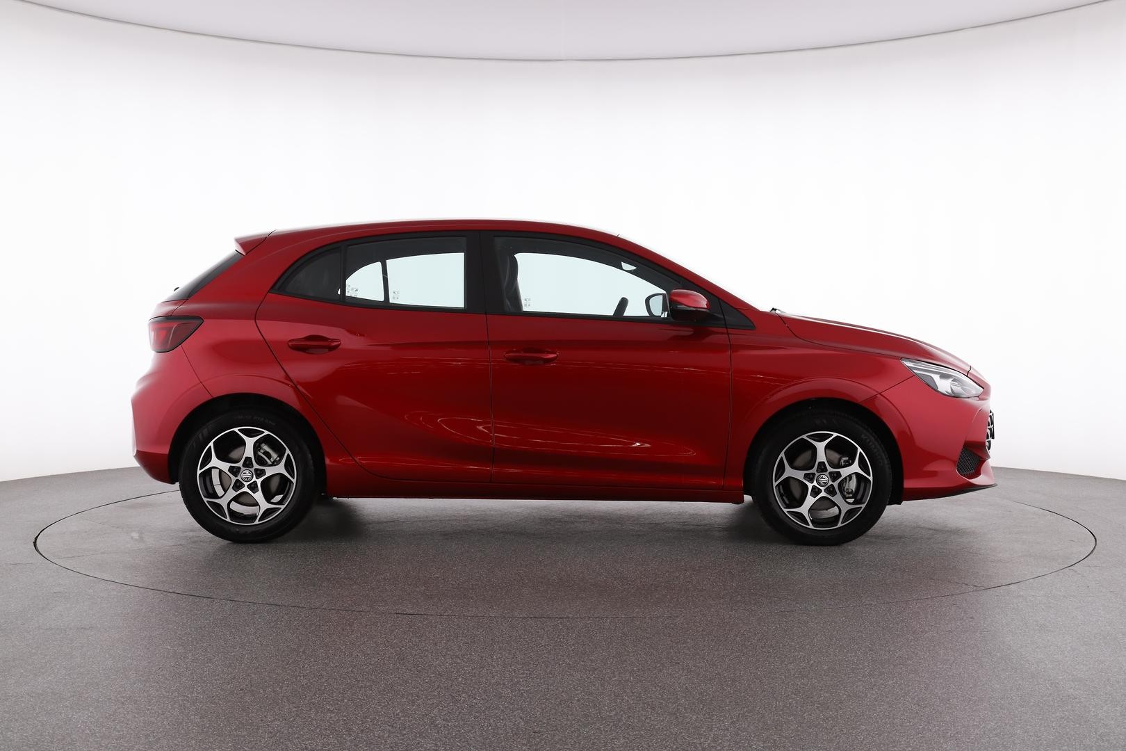 MG Mg3 image 2