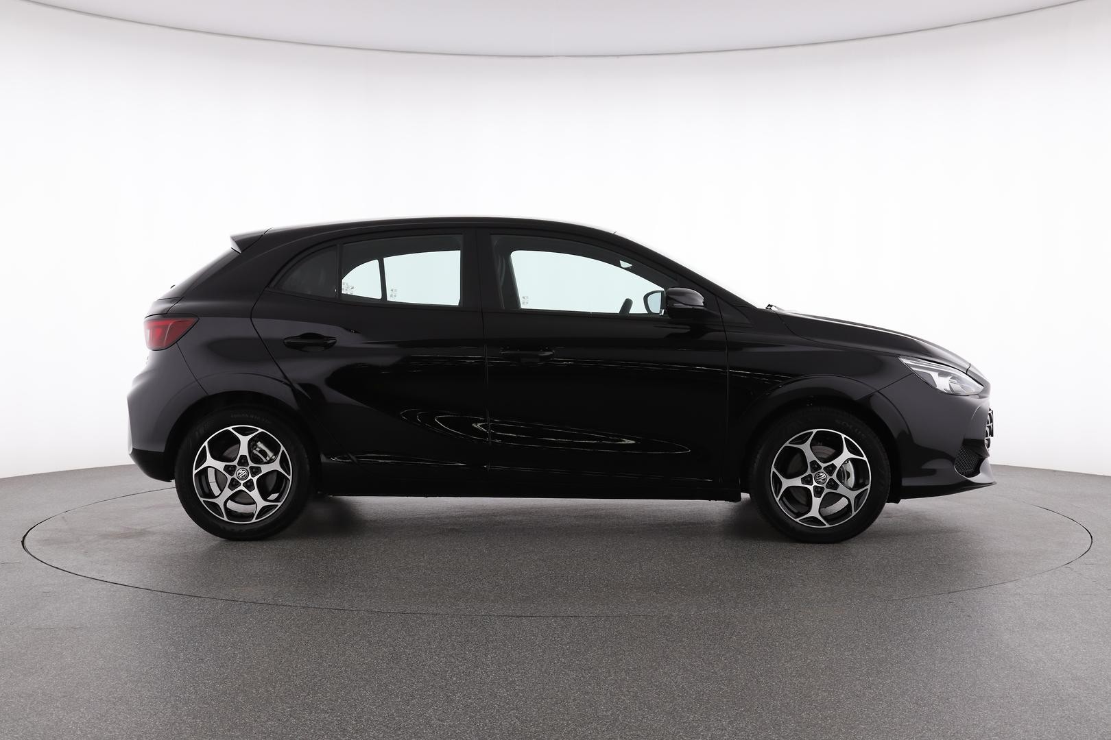 MG Mg3 image 2