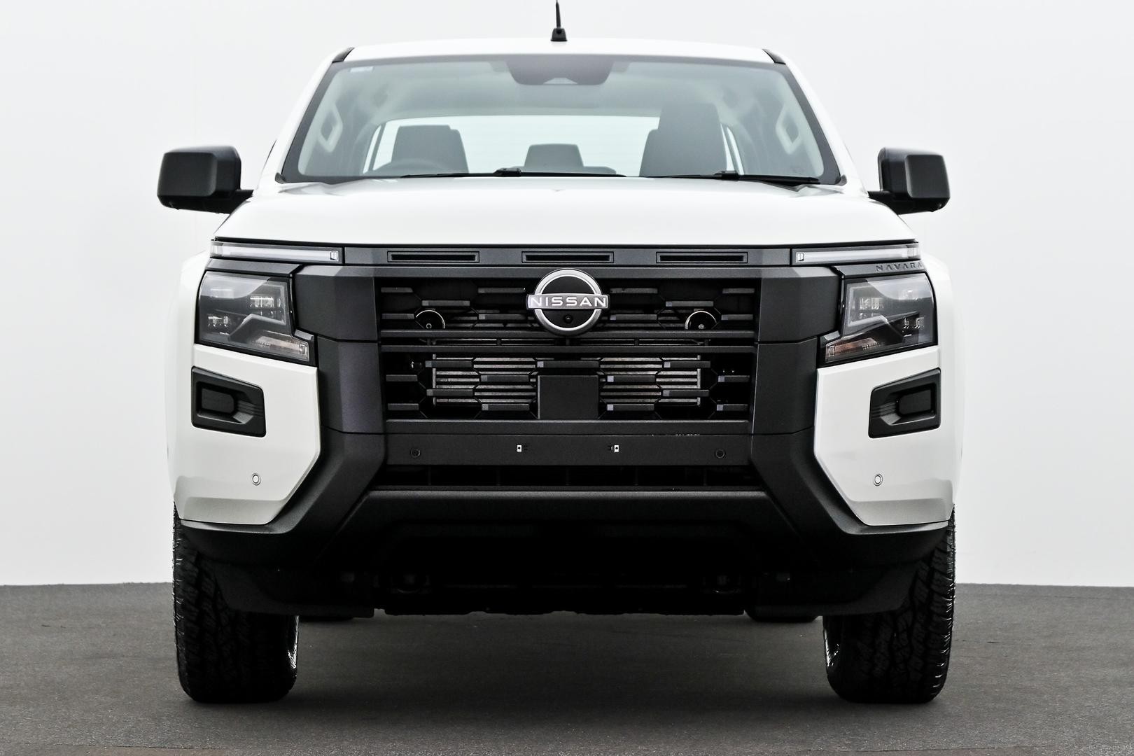 Nissan Navara image 2