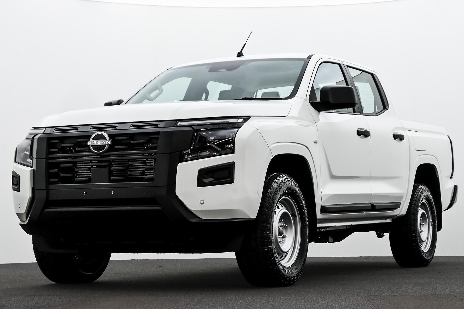 Nissan Navara image 1