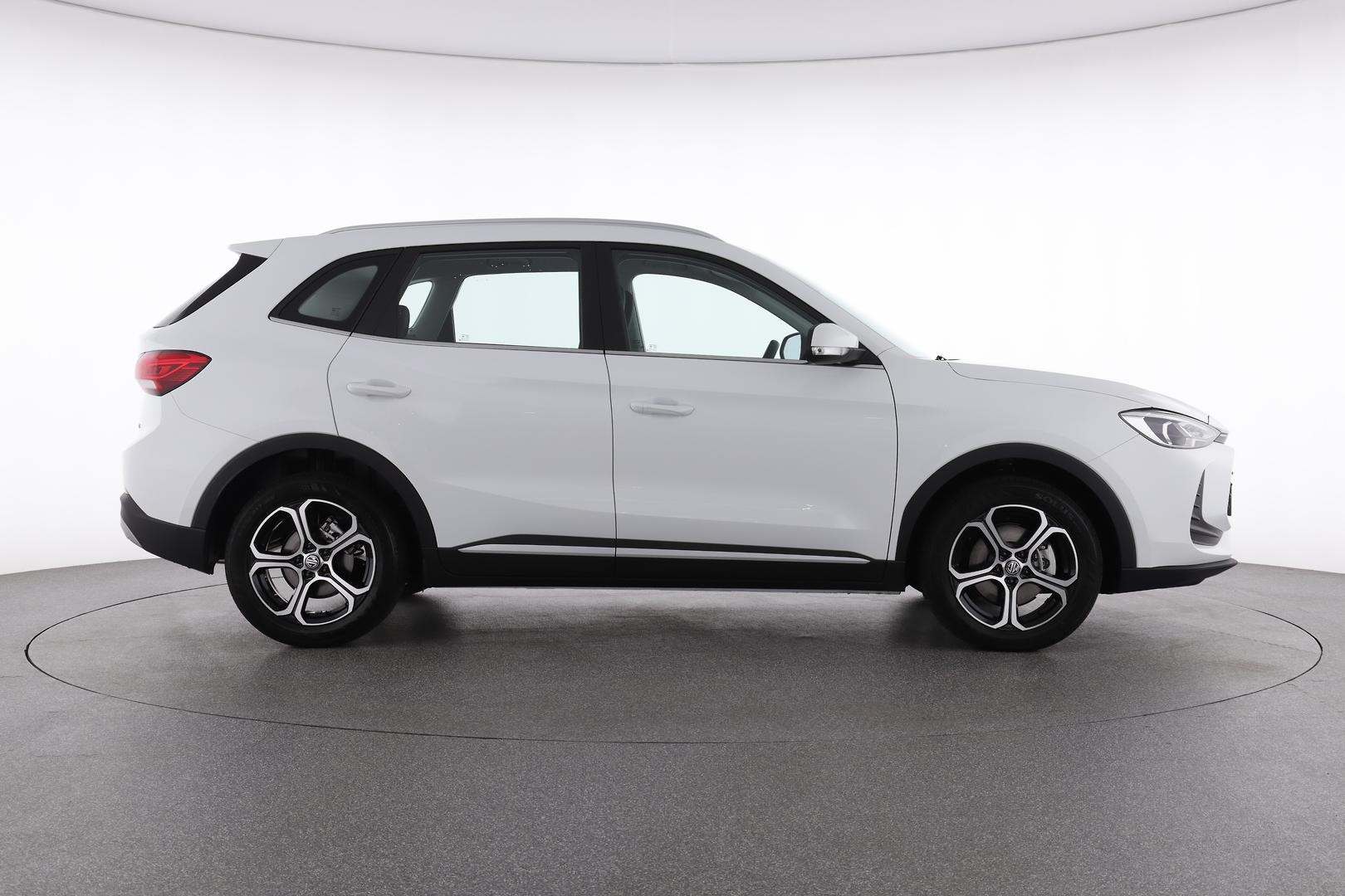 MG Zs image 2