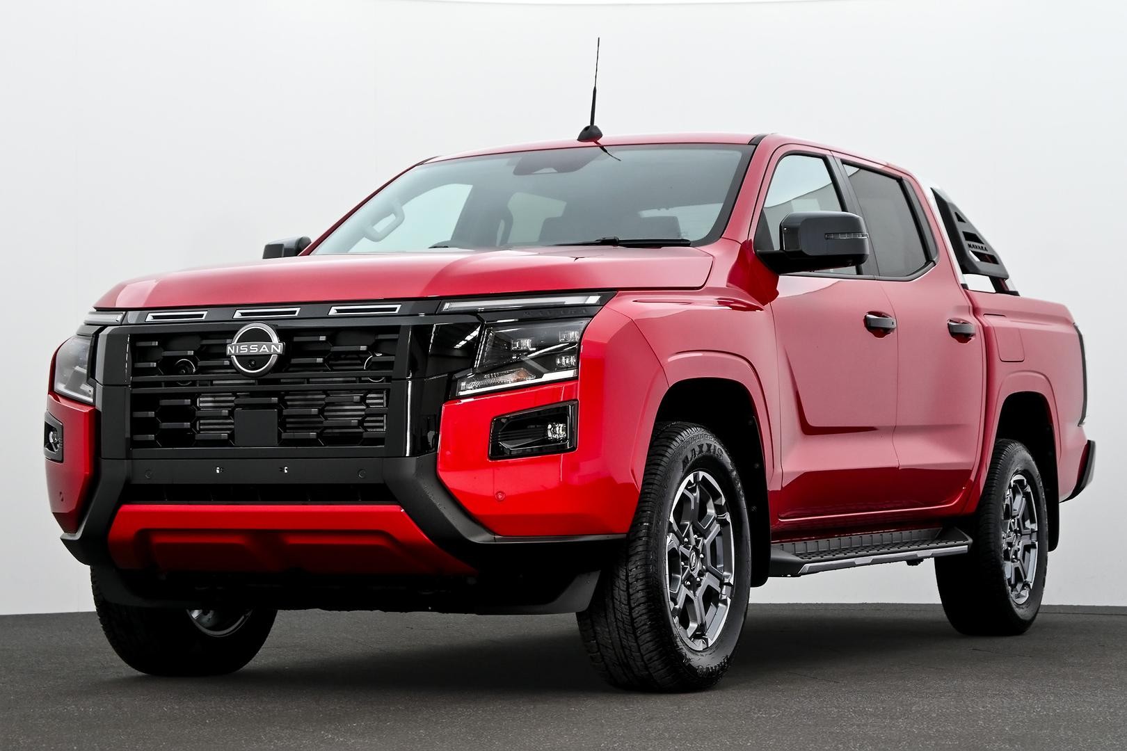 Nissan Navara image 1