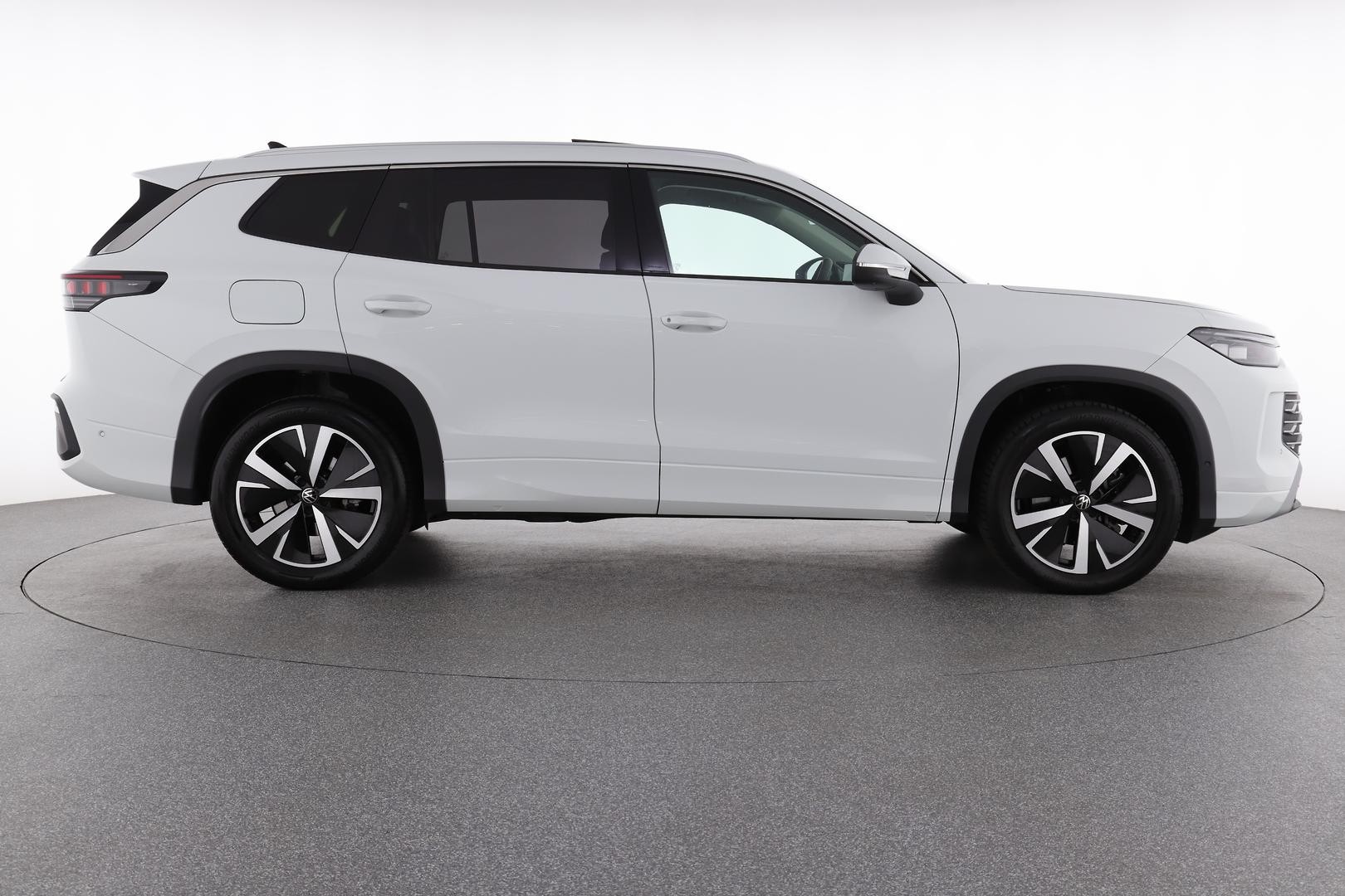 Volkswagen Tayron image 2