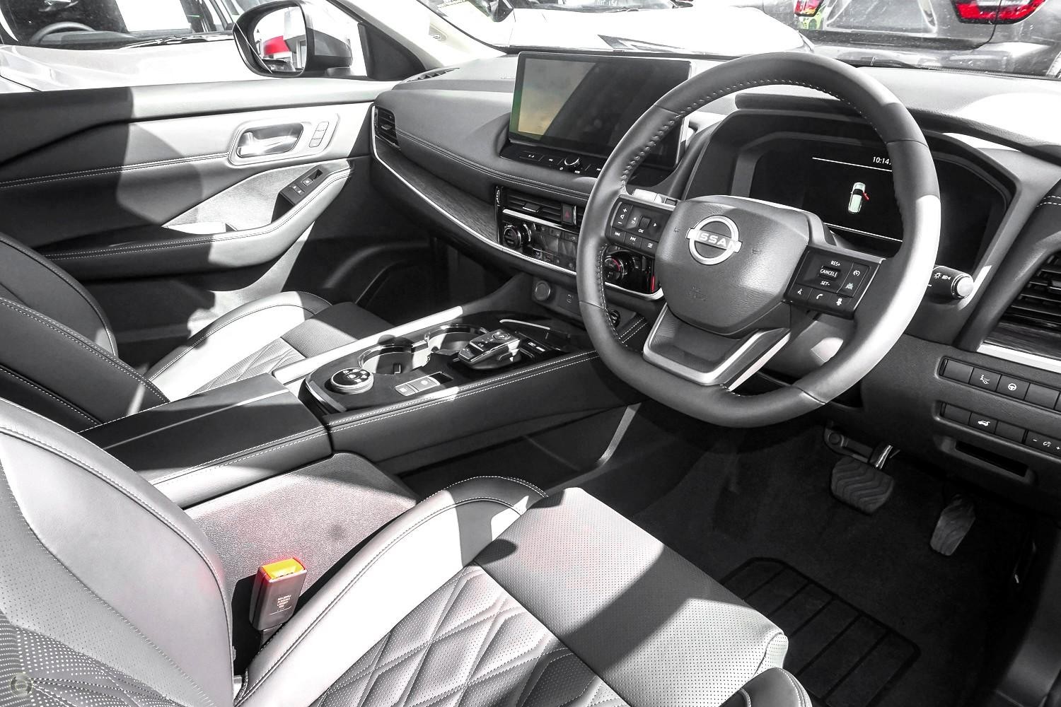Nissan X-trail image 2