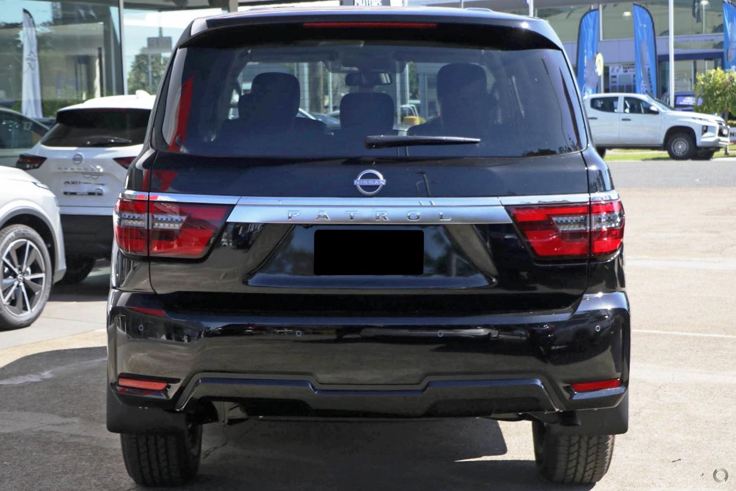 Nissan Patrol image 2