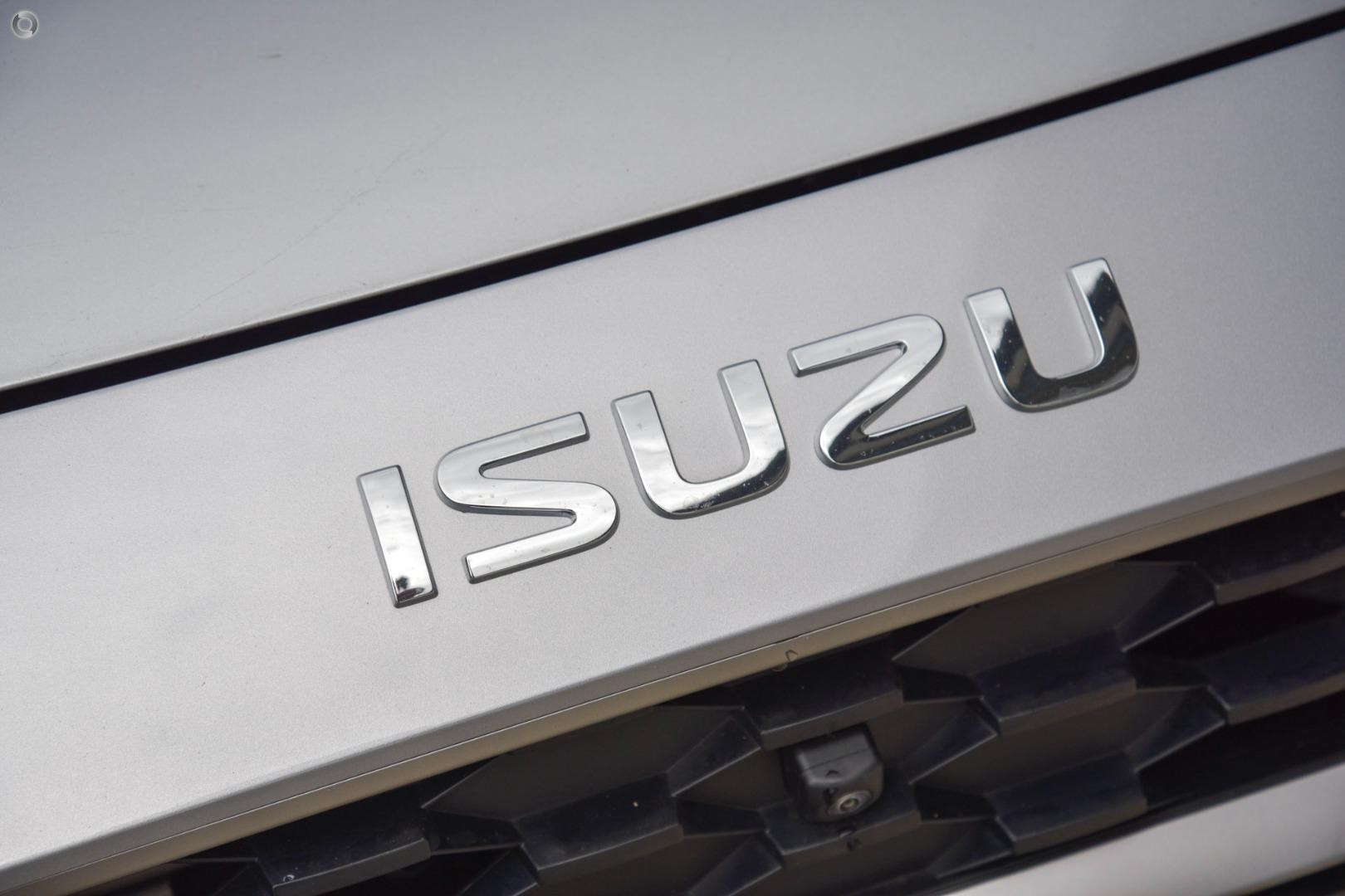 Isuzu Mu-x image 3