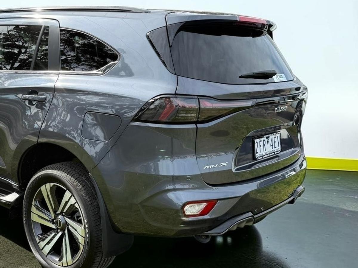 Isuzu Mu-x image 3