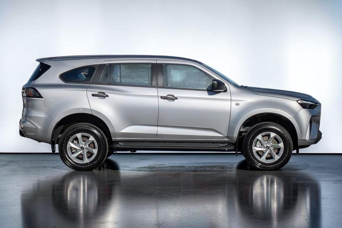 Isuzu Mu-x image 2