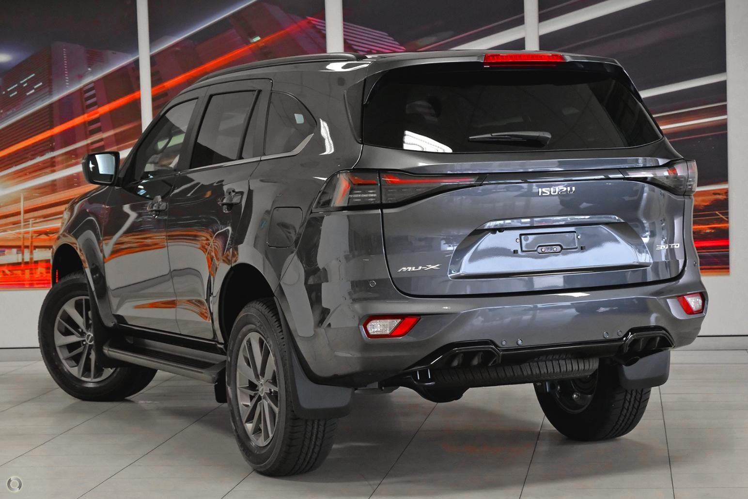 Isuzu Mu-x image 4