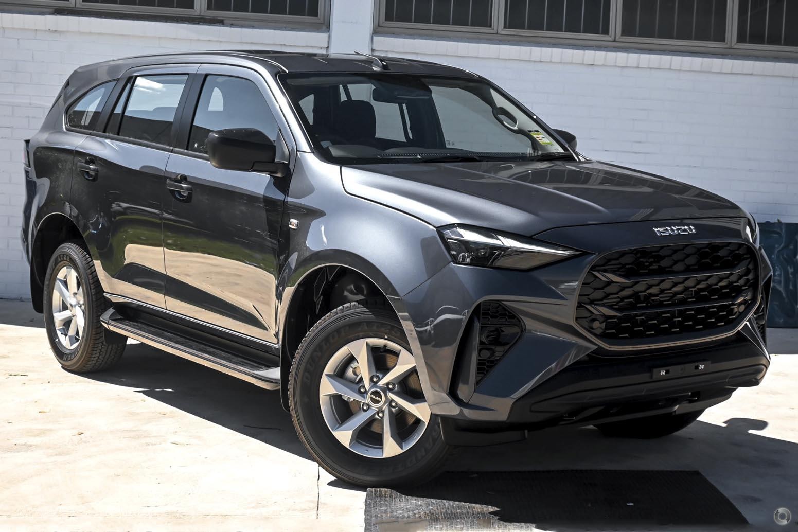 Isuzu Mu-x image 1