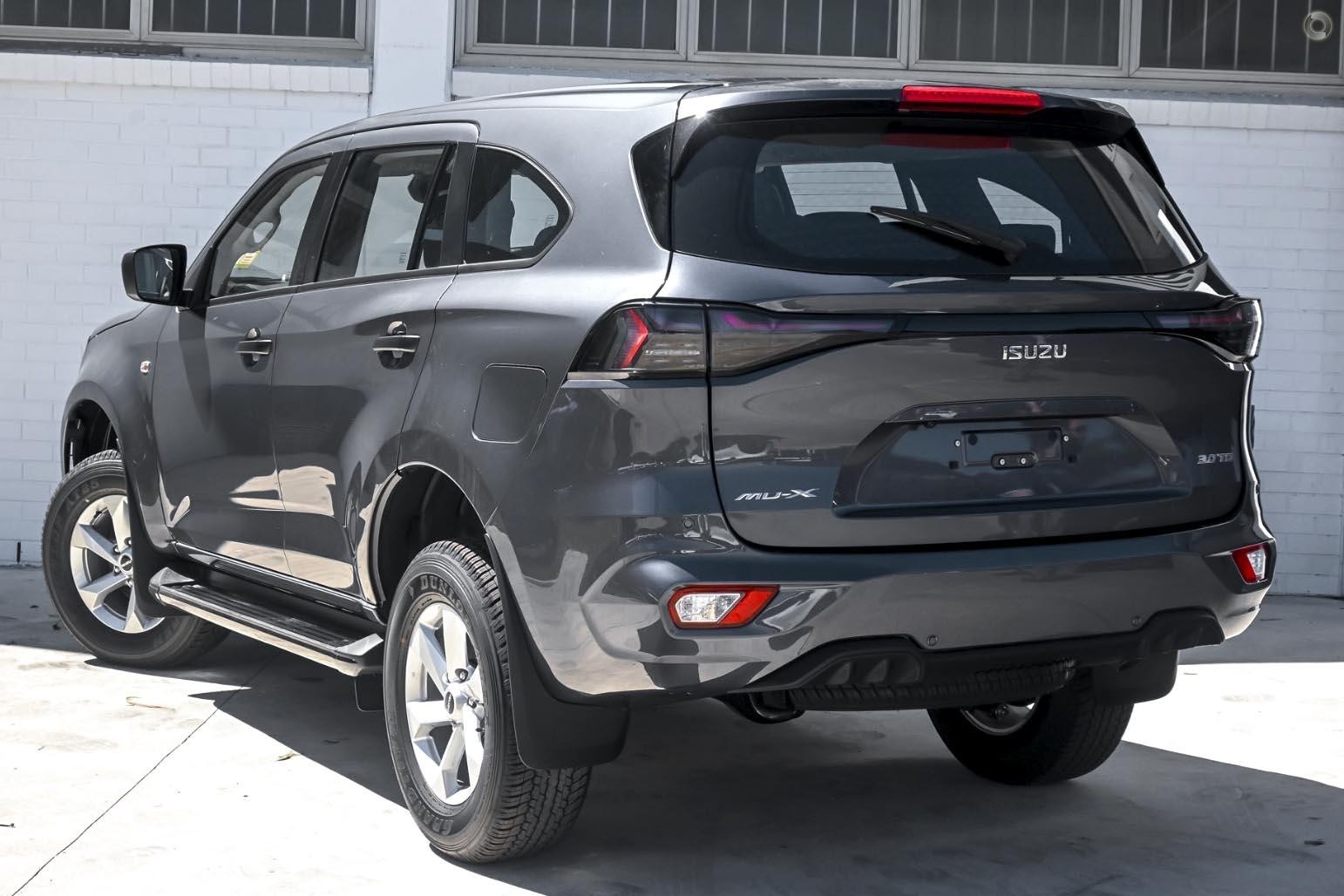 Isuzu Mu-x image 4