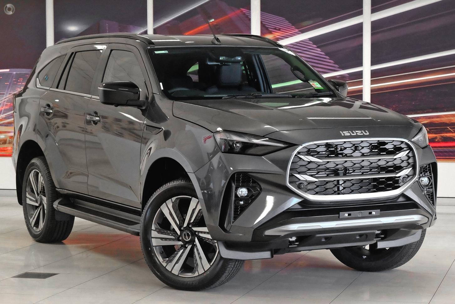 Isuzu Mu-x image 1