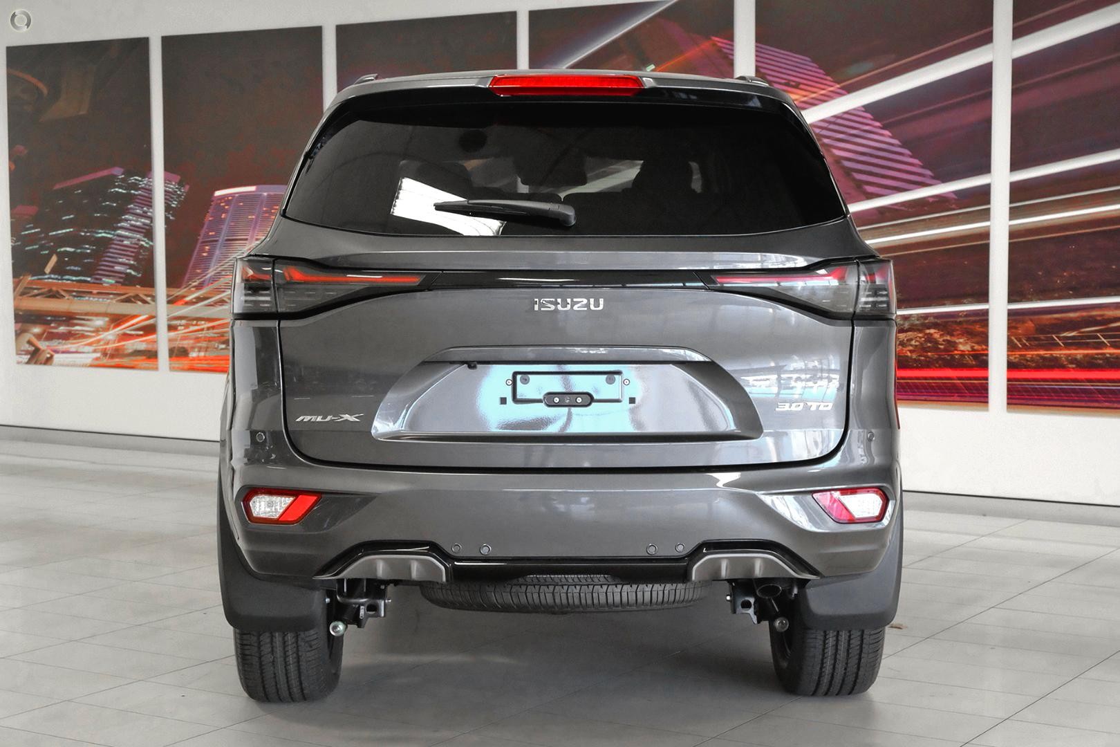 Isuzu Mu-x image 3
