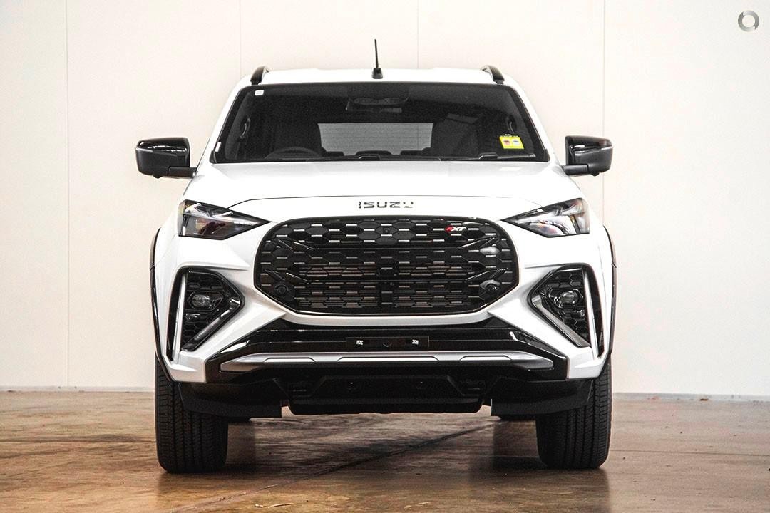 Isuzu Mu-x image 1