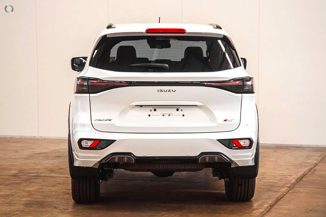 Isuzu Mu-x image 3