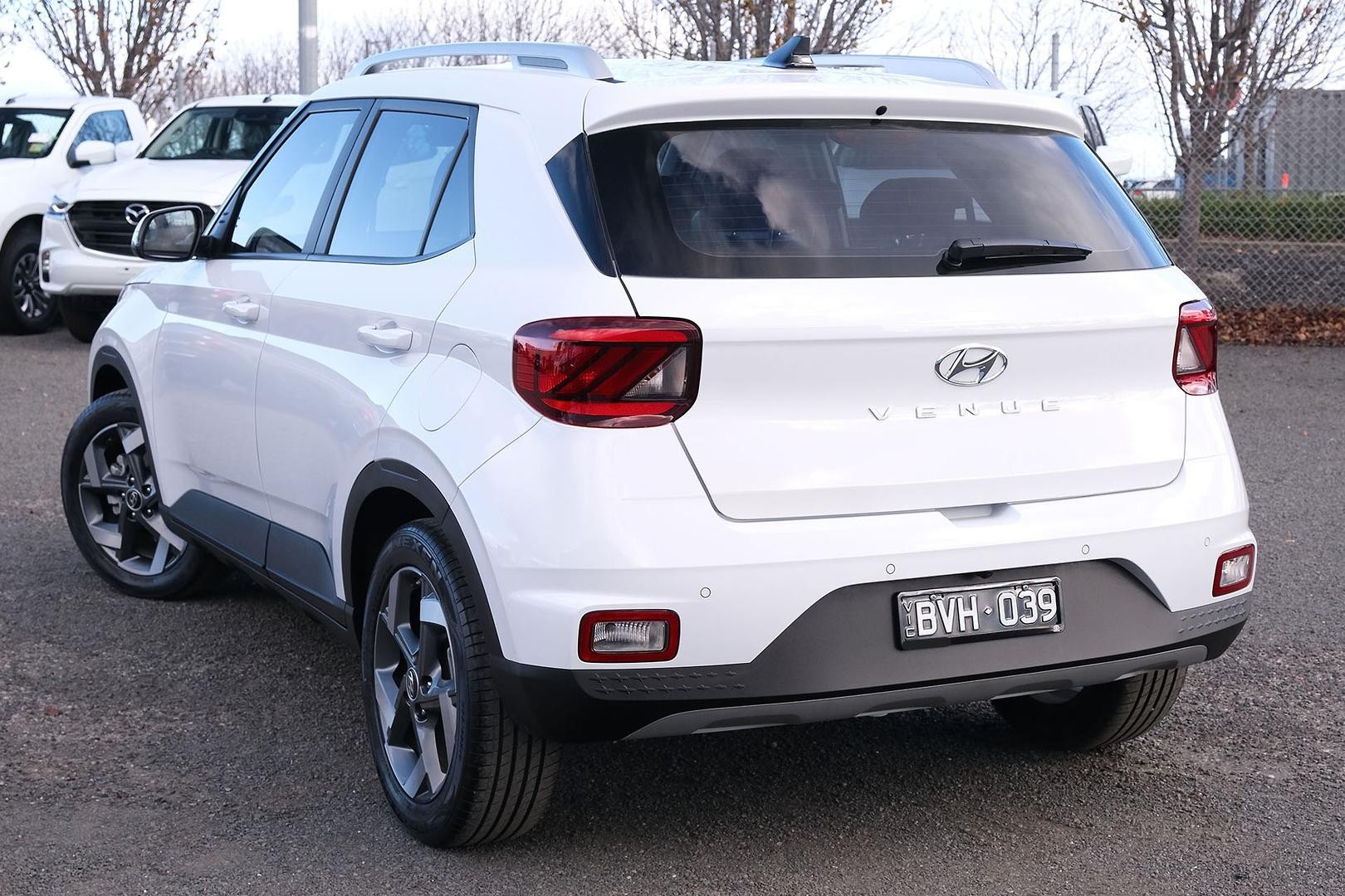 Hyundai Venue image 2
