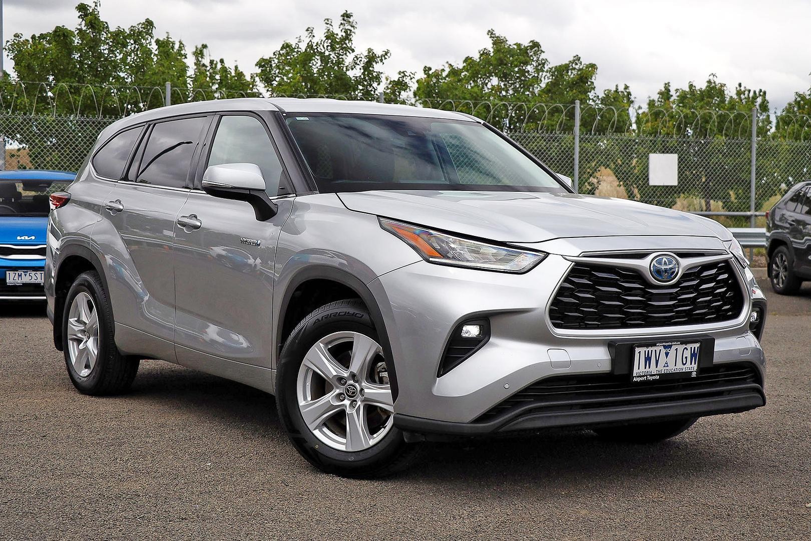 Toyota Kluger image 1