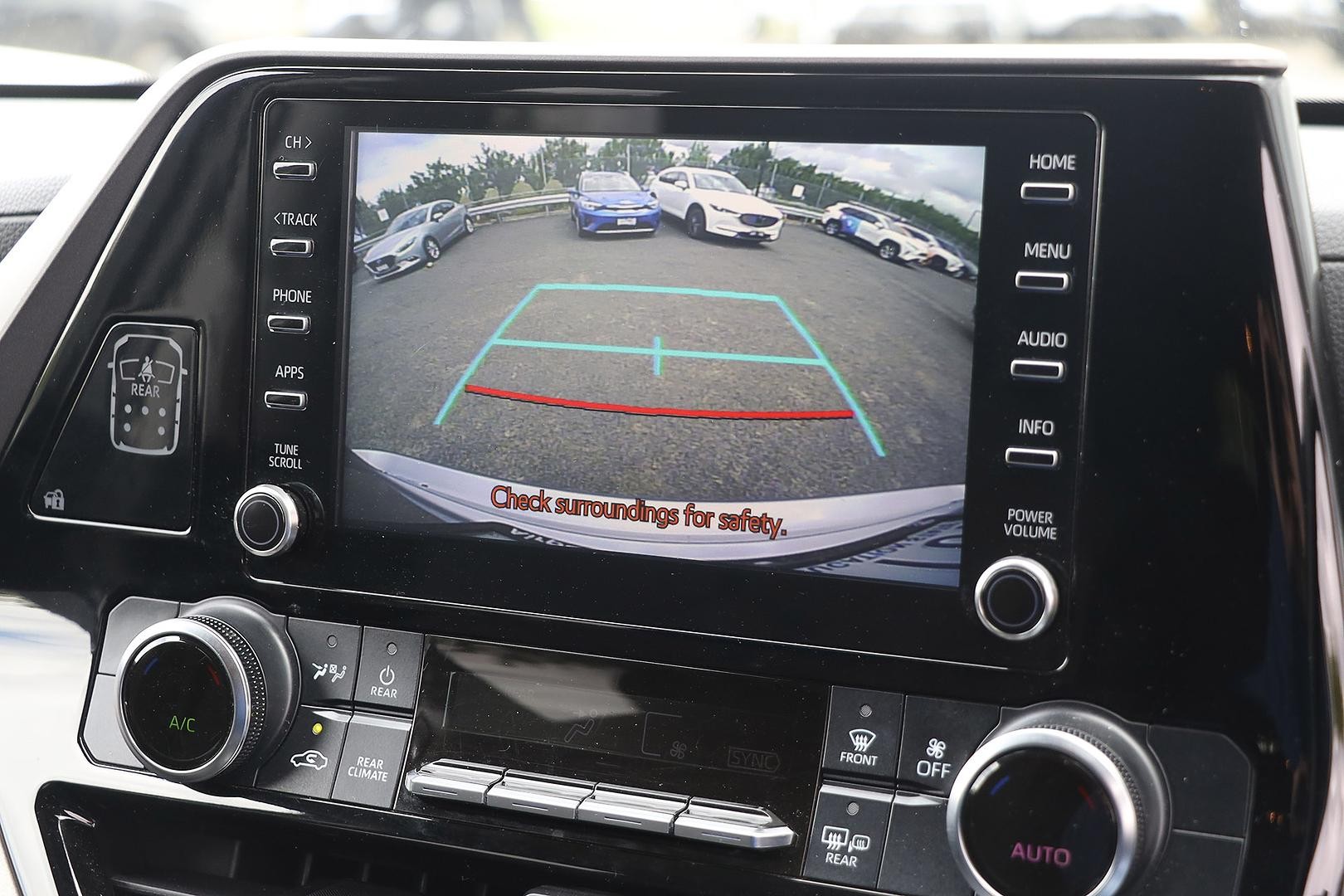 Toyota Kluger image 3