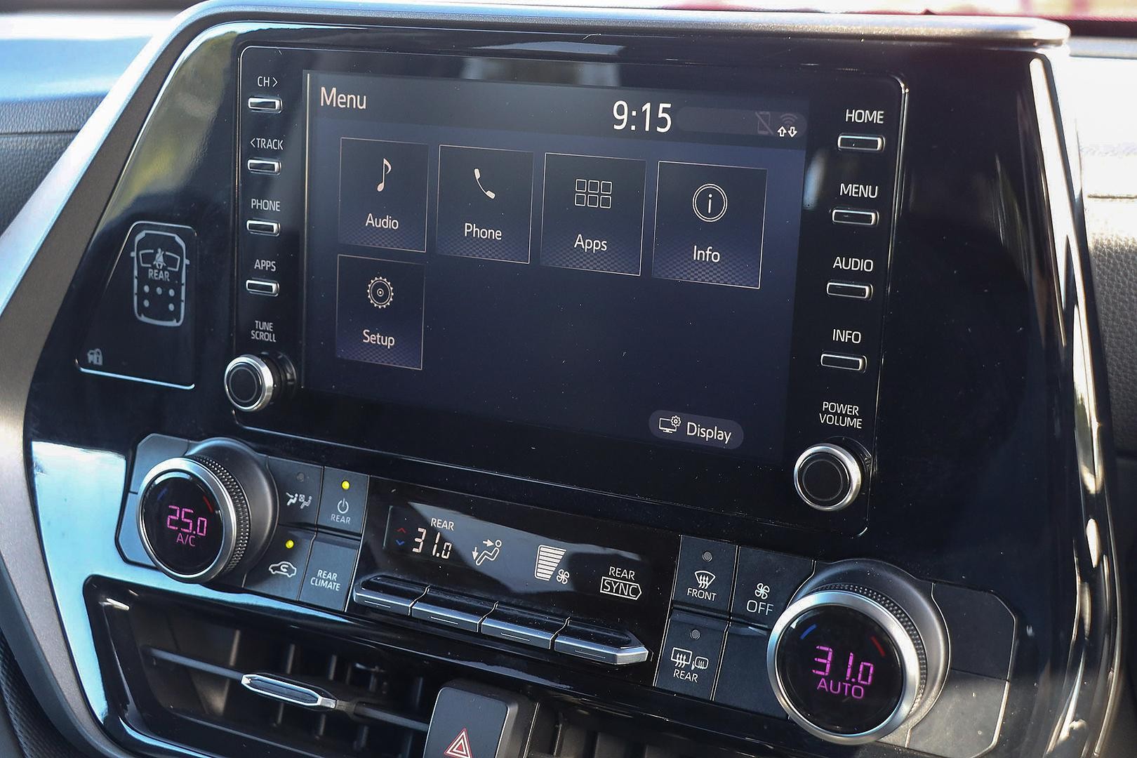 Toyota Kluger image 4