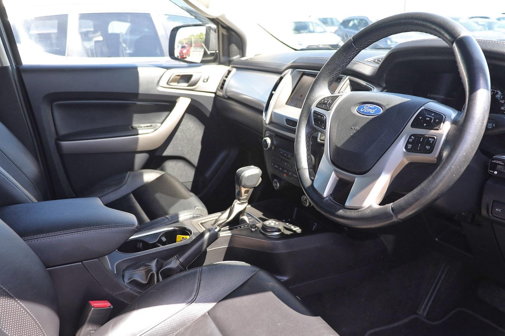 Ford Everest image 2