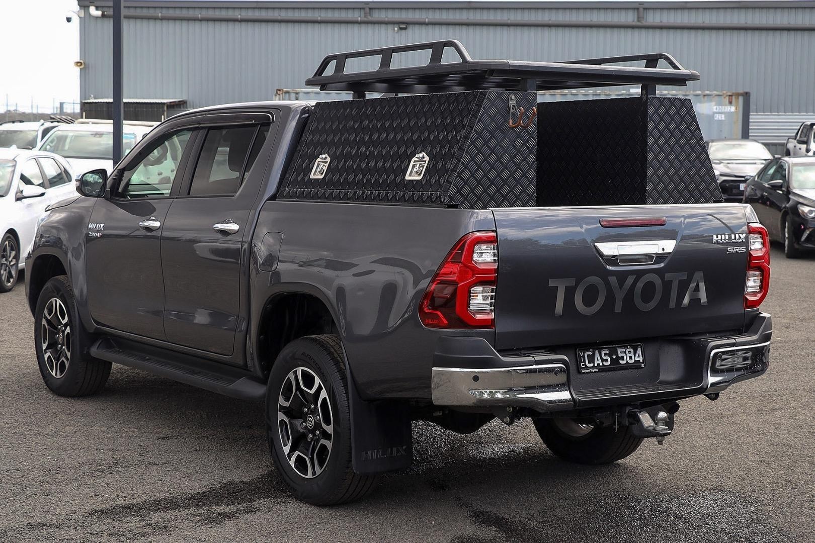 Toyota Hilux image 4